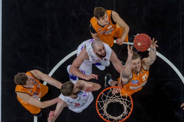 明日的三场 明日的三场