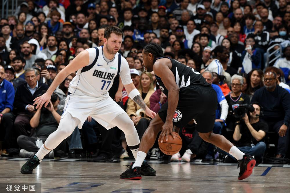 詹姆斯27+14浓眉33+11 险胜爵士回西部第5.